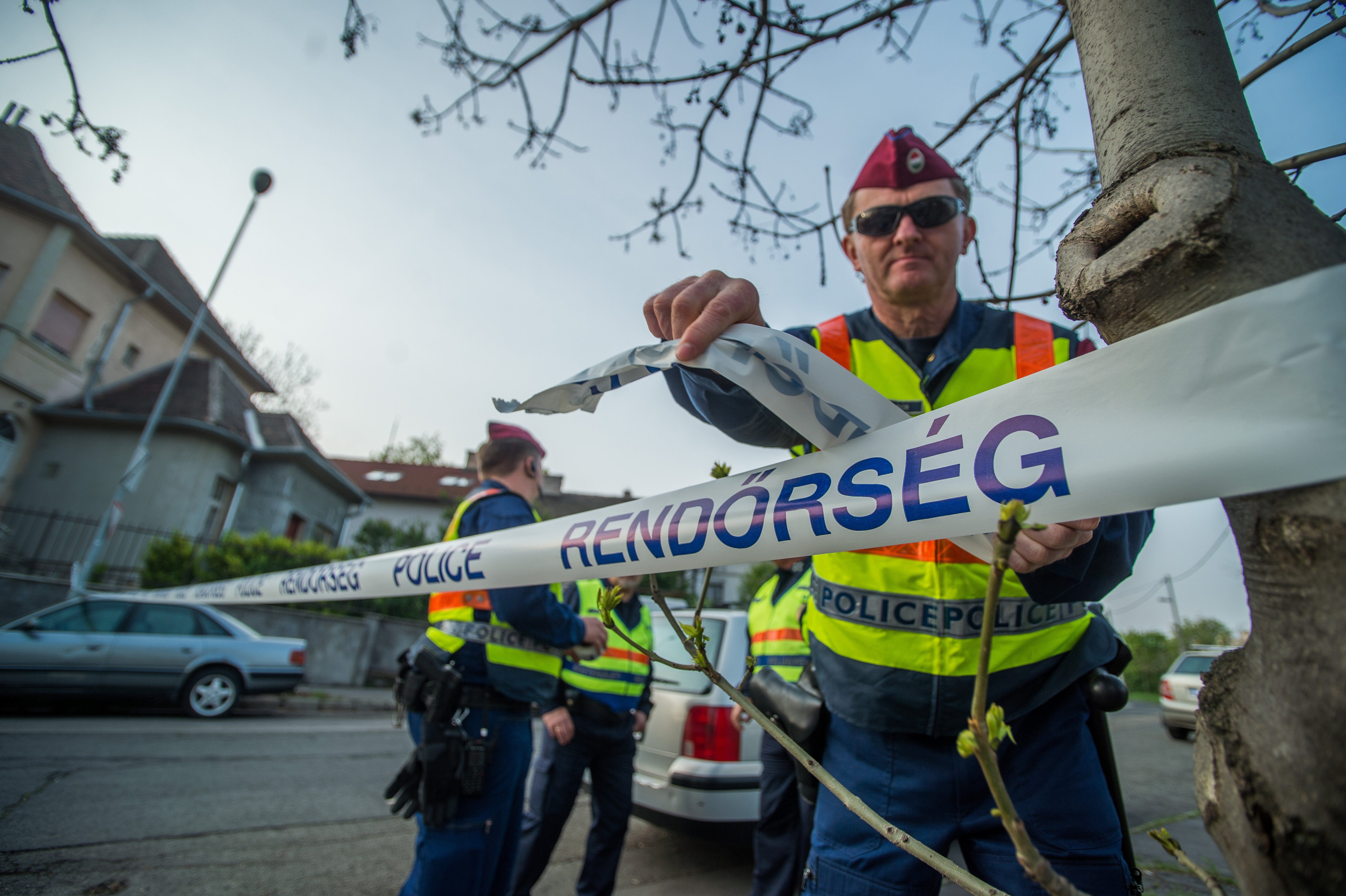 Police have started evacuating residents living around the MOM shopping mall in Buda