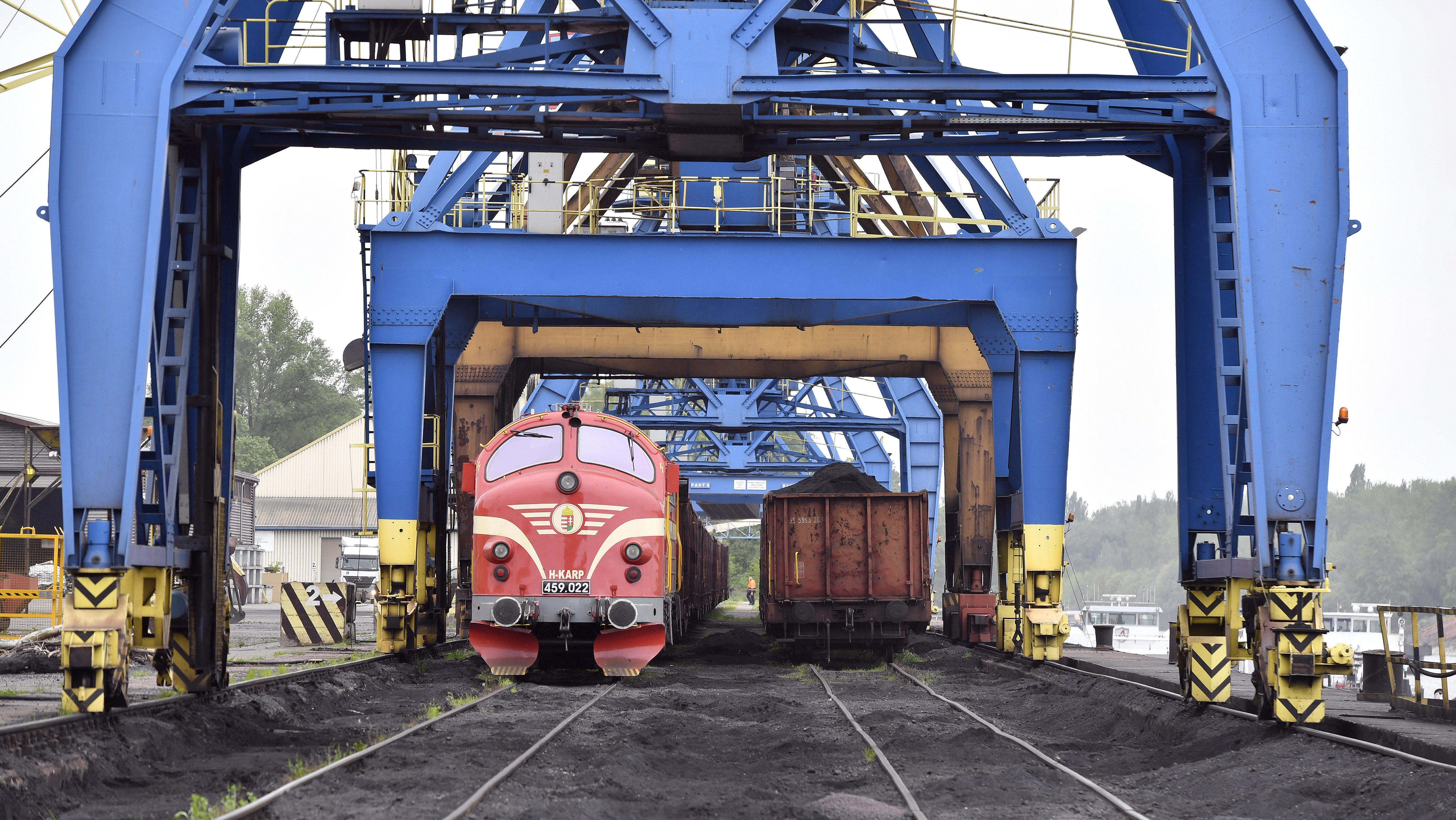 多瑙河鋼鐵廠的鐵火車