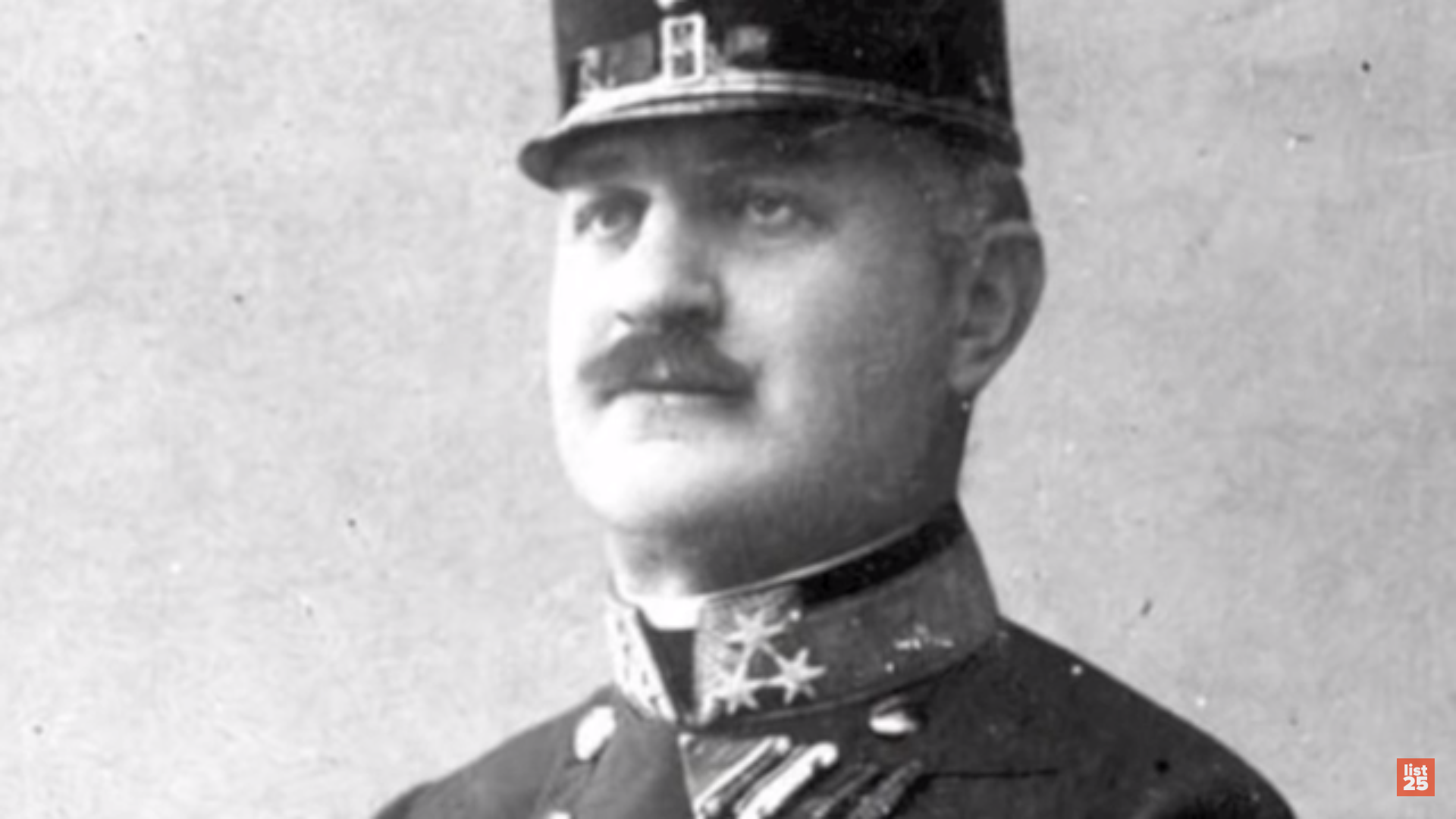 Alfred Redl, Hongrie, espion