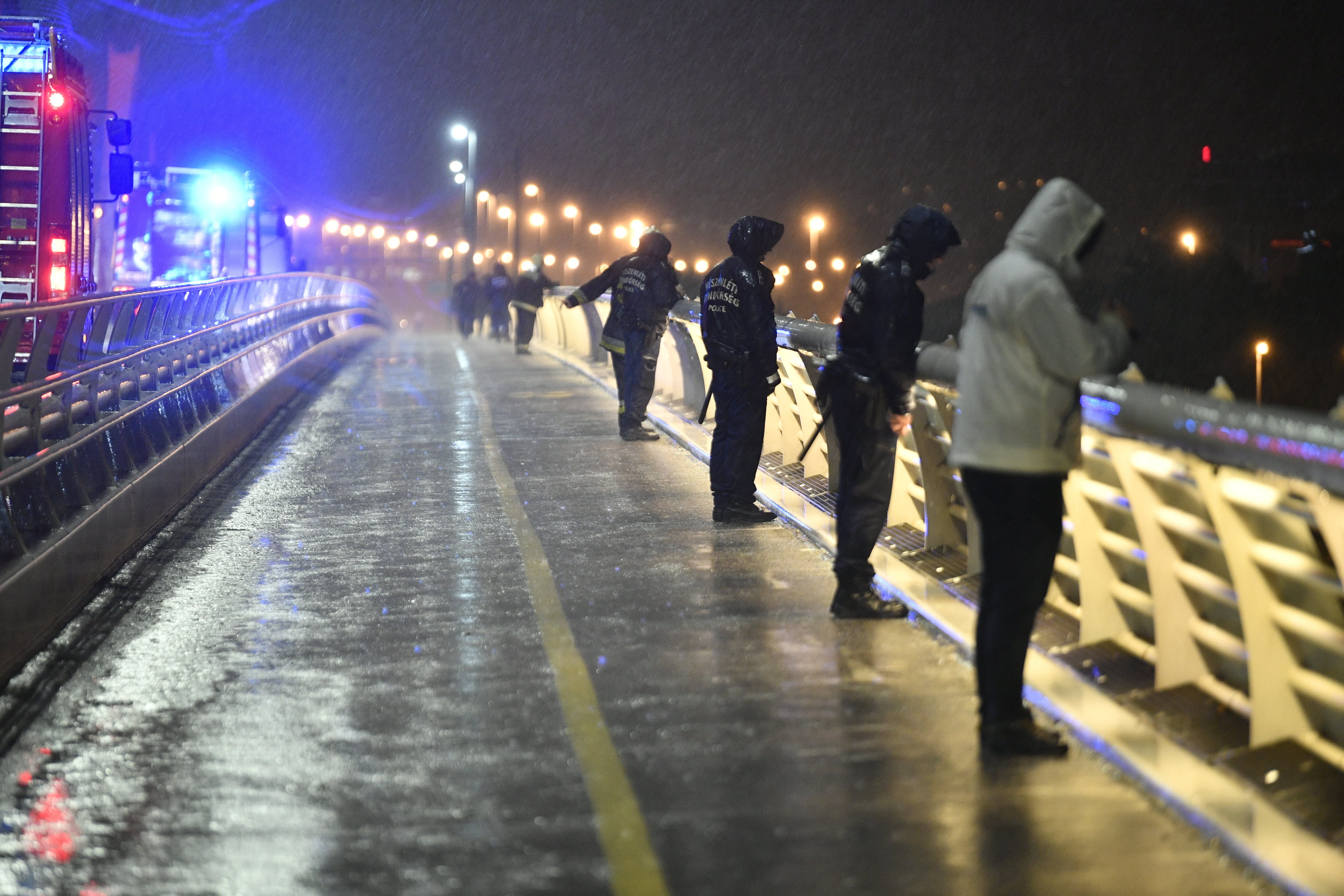 Tourist boat capsized in Budapest