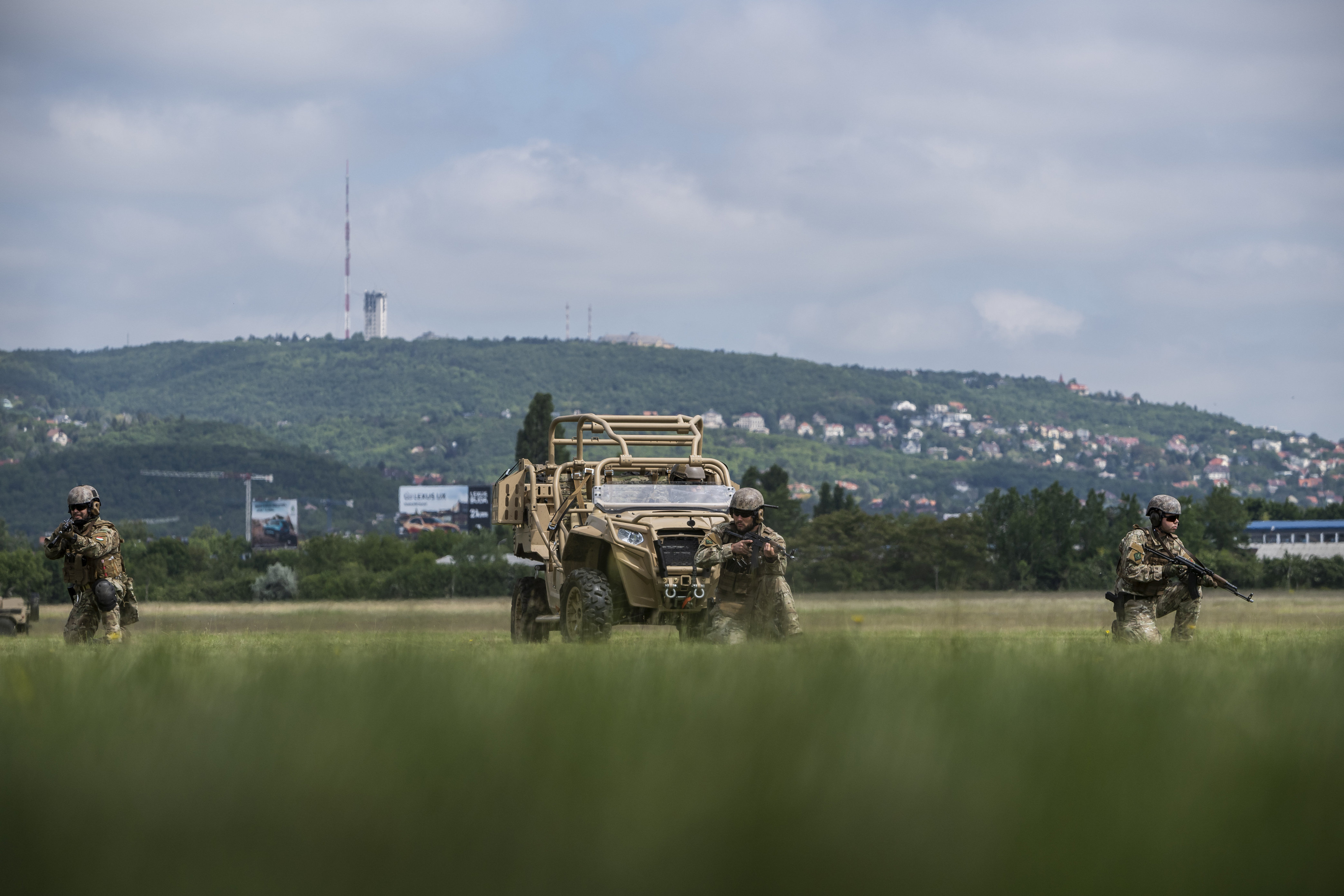 La Hongrie s'apprête à accroître son rôle dans les missions militaires internationales