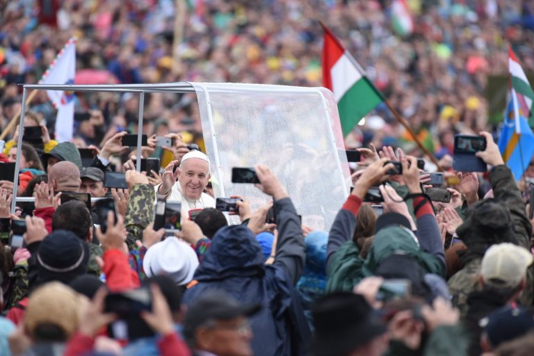 pope francis visit in romania