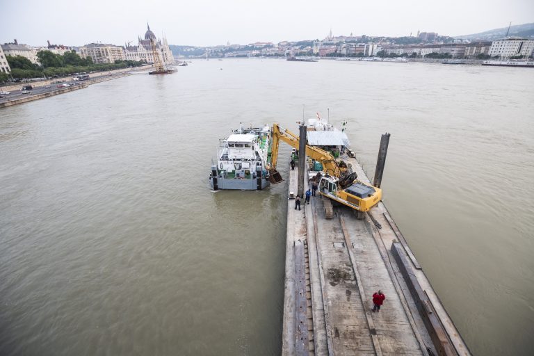 ship collision budapest