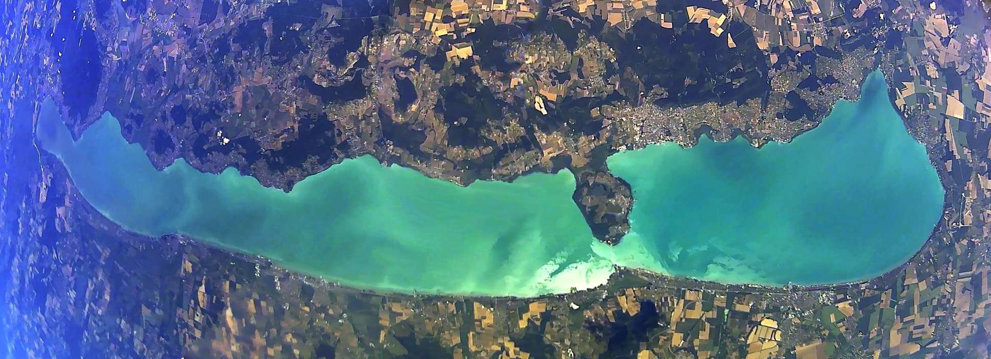 宇宙から見たバラトン湖
