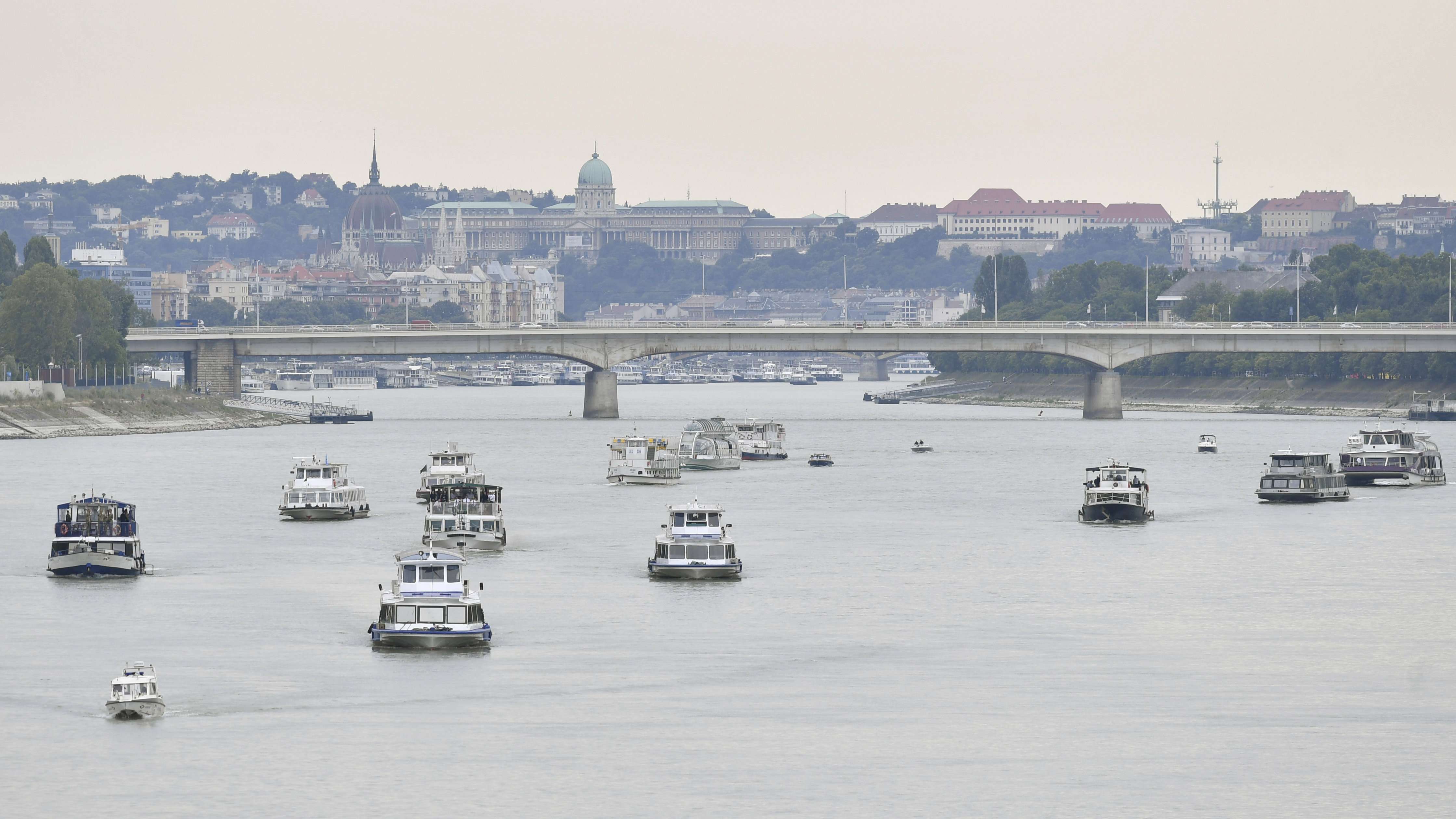 Srážka lodí v Budapešti – vzpomínková akce na řece Dunaj