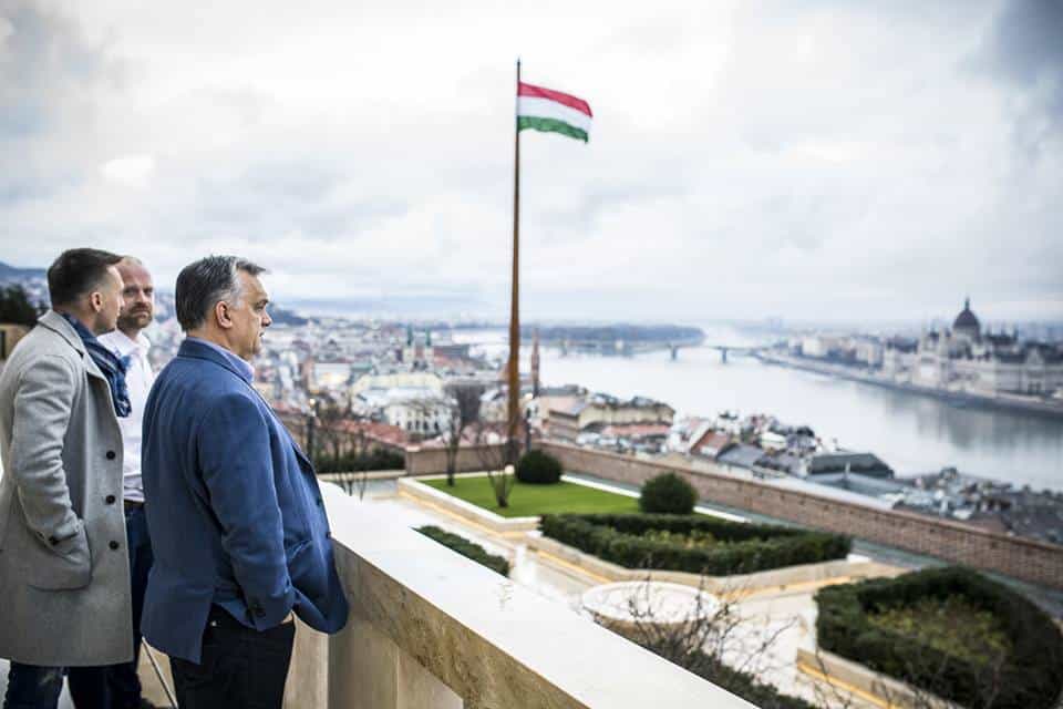 Orbán a Karmelita Kolostorban