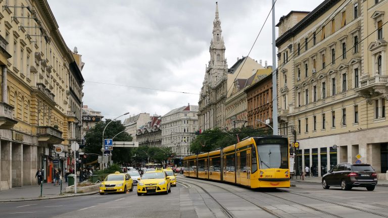 traffic Budapest Hungary transport bkk bkv