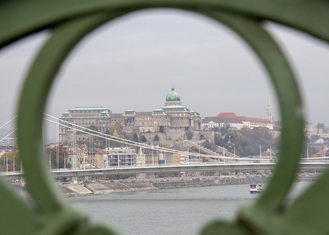 Budapešť Budínský hrad Maďarsko Podzim na Dunaji Kató Alpár Denní zprávy Maďarsko