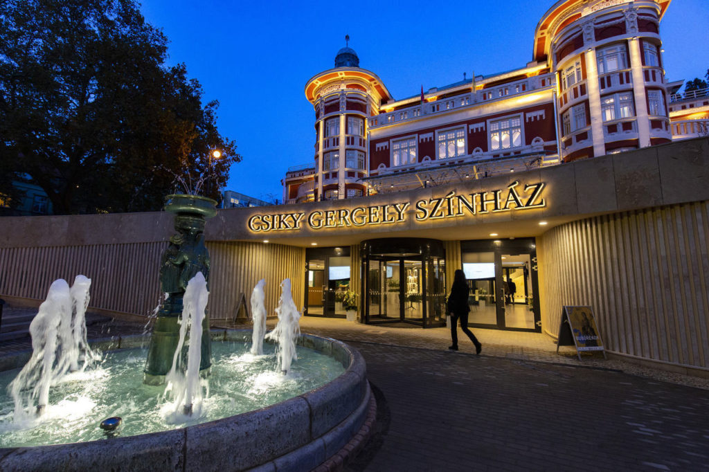 Csiky Theatre in Kaposvár opens after reconstruction