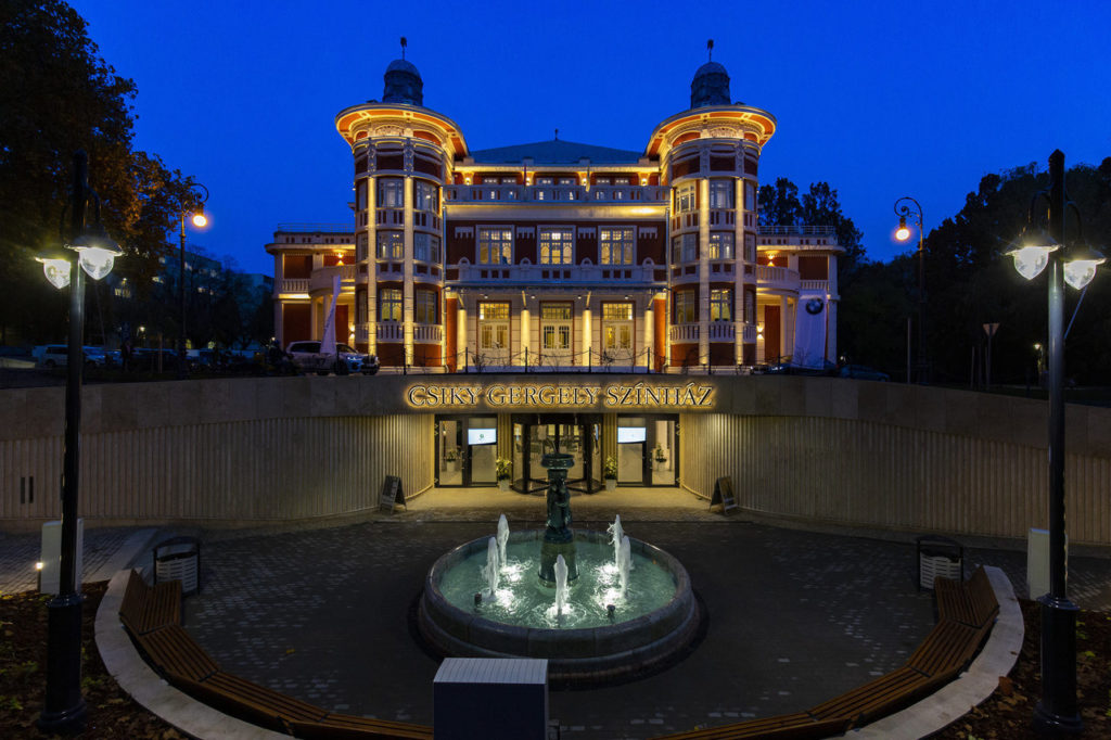 Csiky Theatre in Kaposvár opens after reconstruction