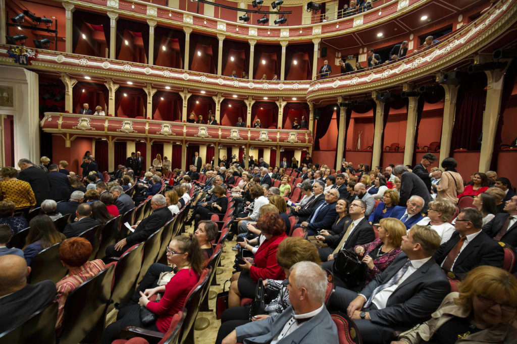 Csiky Theatre in Kaposvár opens after reconstruction