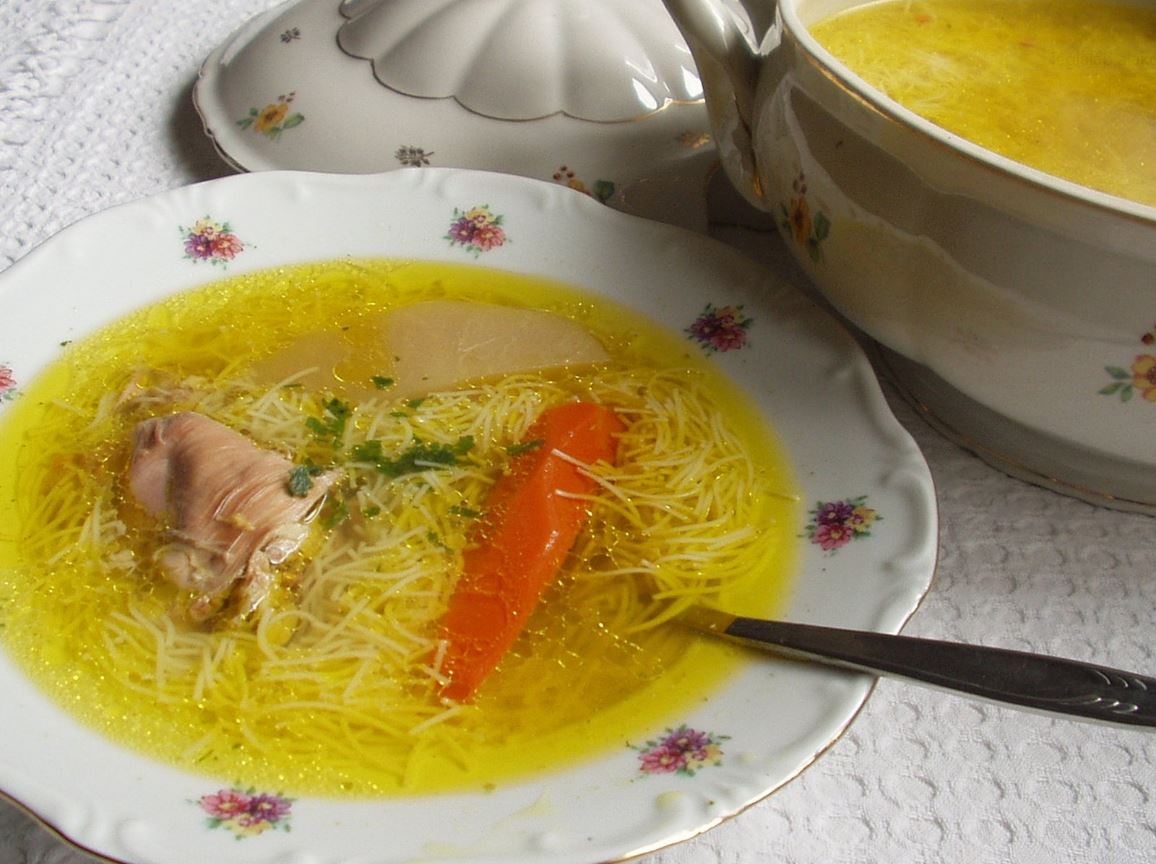 Húsleves chicken soup