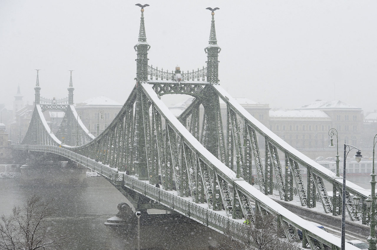 2019年冬天的第一場雪抵達匈牙利