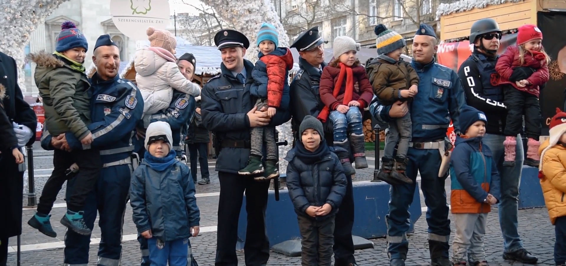 police hungary budapest christmas