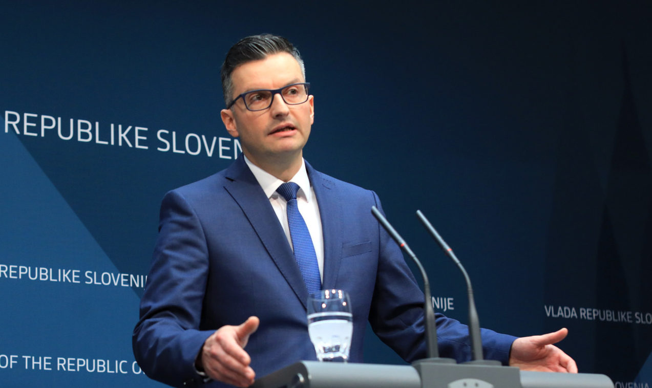 أعلن رئيس وزراء سلوفينيا مرجان ساريك يوم الاثنين استقالته