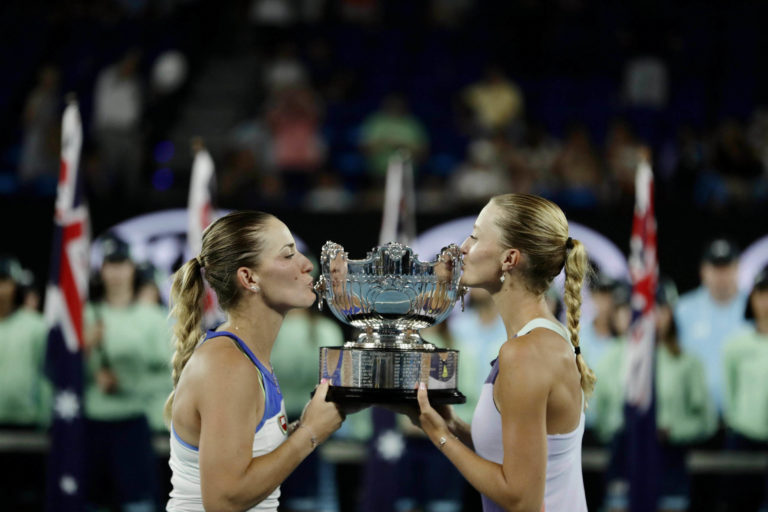 babos mladenovic ao champions