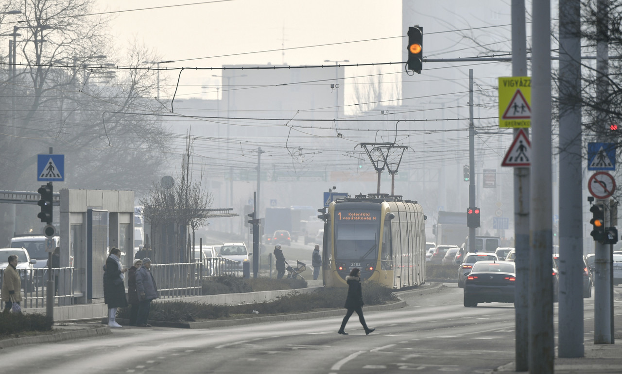 الضباب الدخاني في حالة تأهب - بودابست - المجر