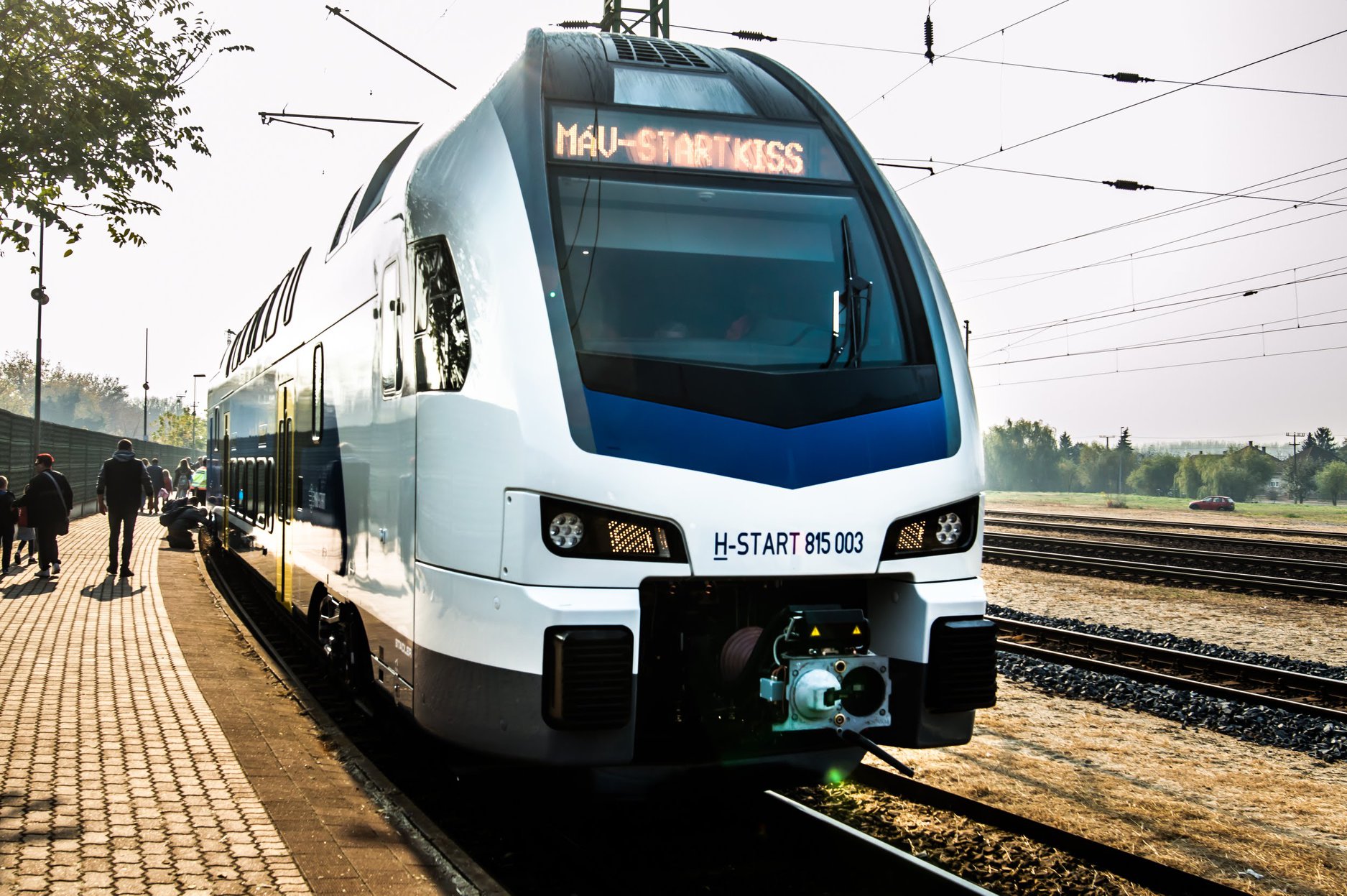 KISS、電車、乗り物、MÁV、ハンガリー