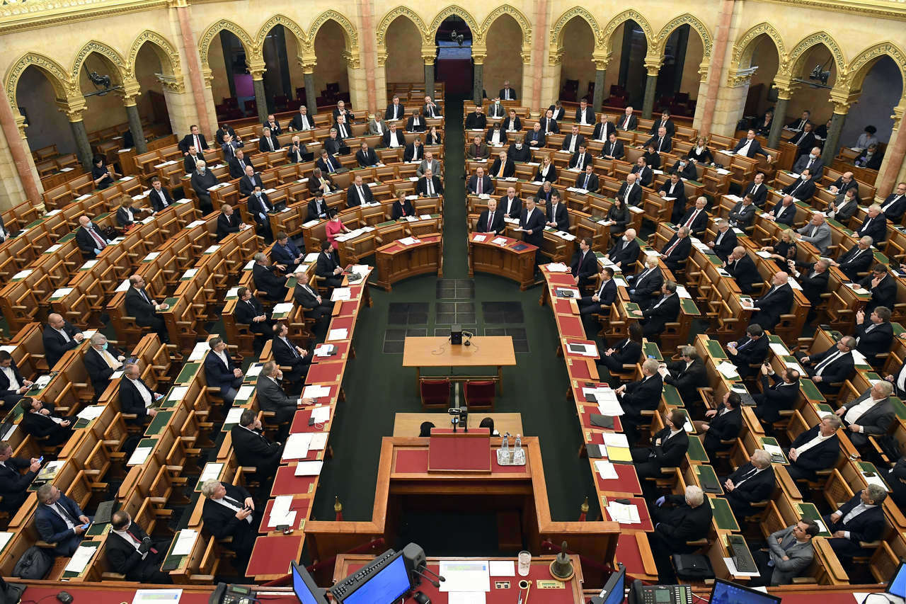 Ungarn-Parlament-2020-März