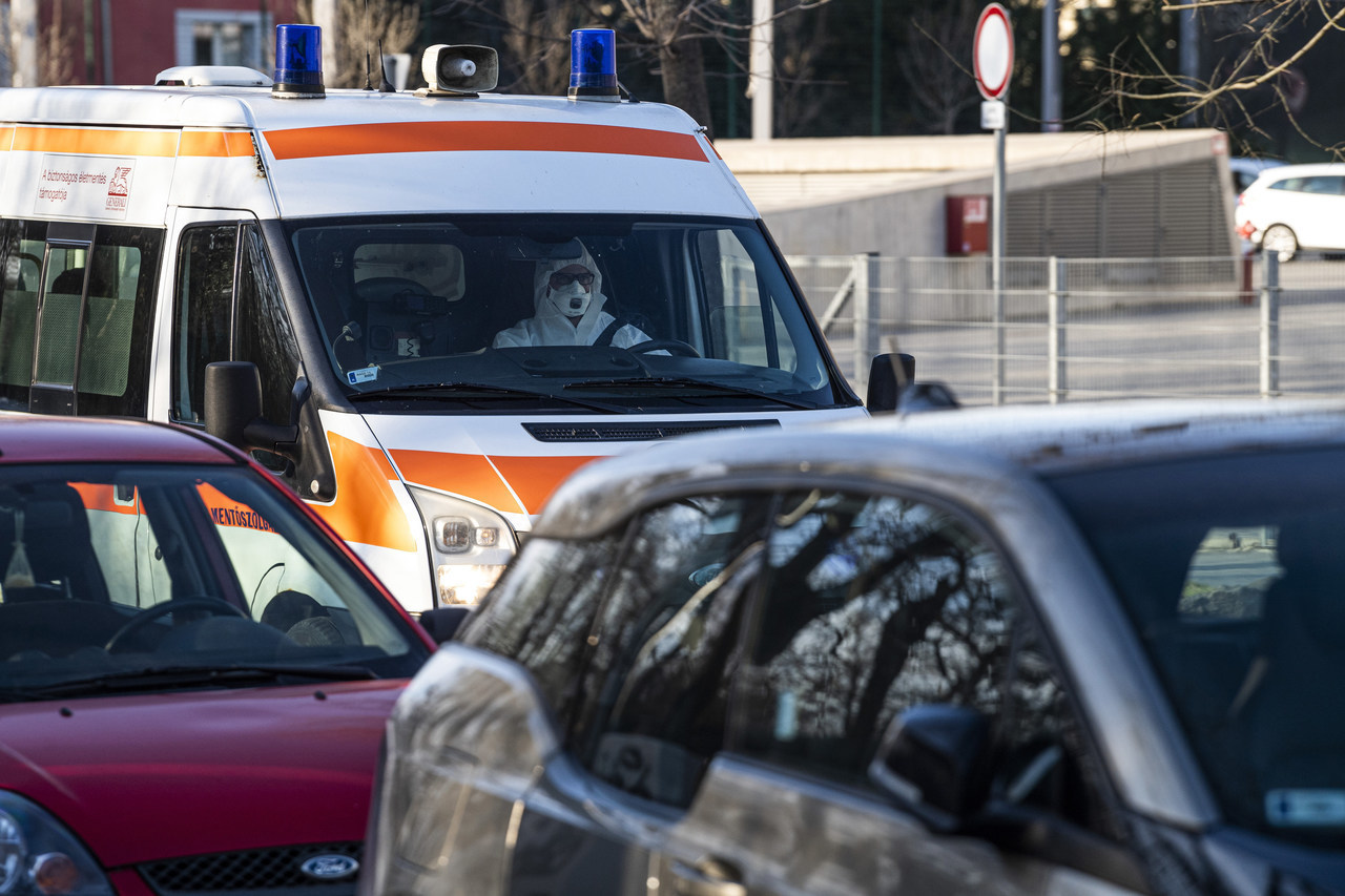 سيارة إسعاف-المجر-فيروس كورونا