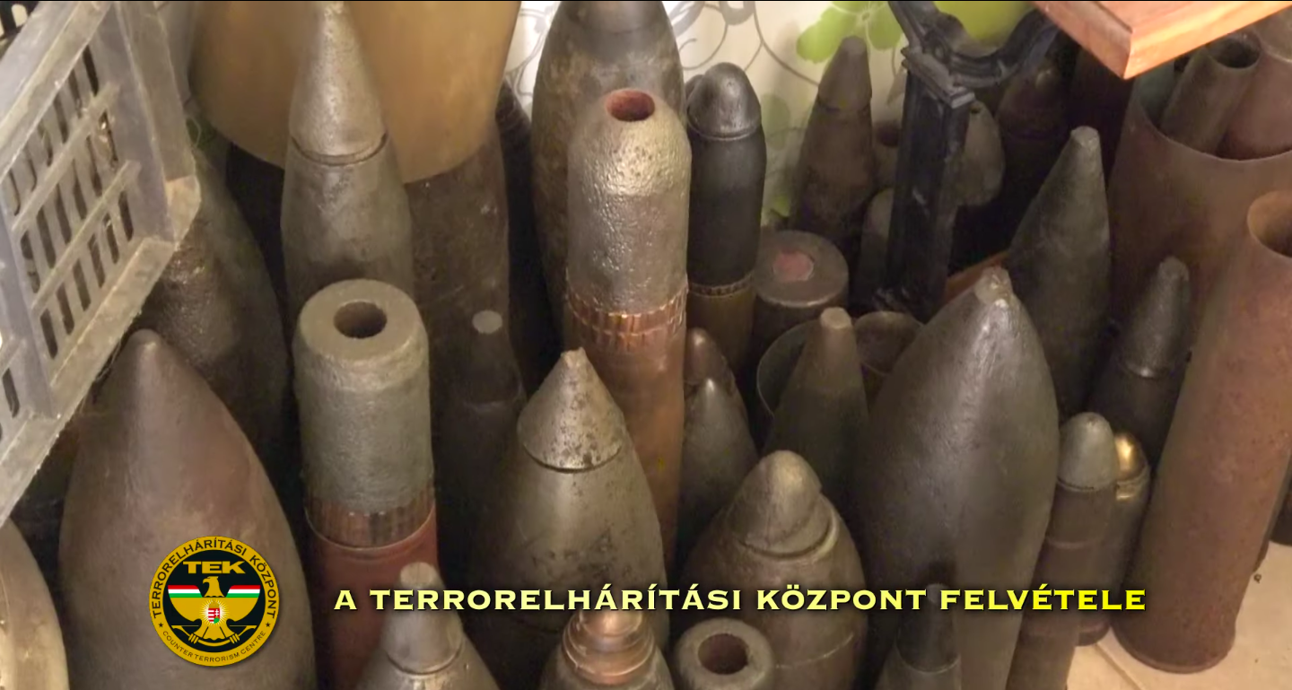 firearms bombs wwii weapons kóka police