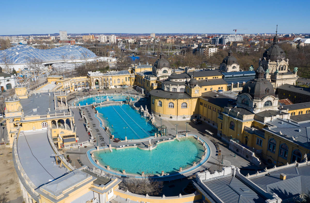 széchenyi-baths-Budapest