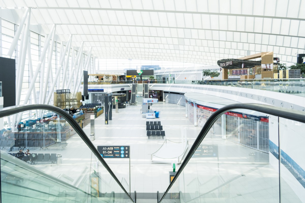 budapest airport empty