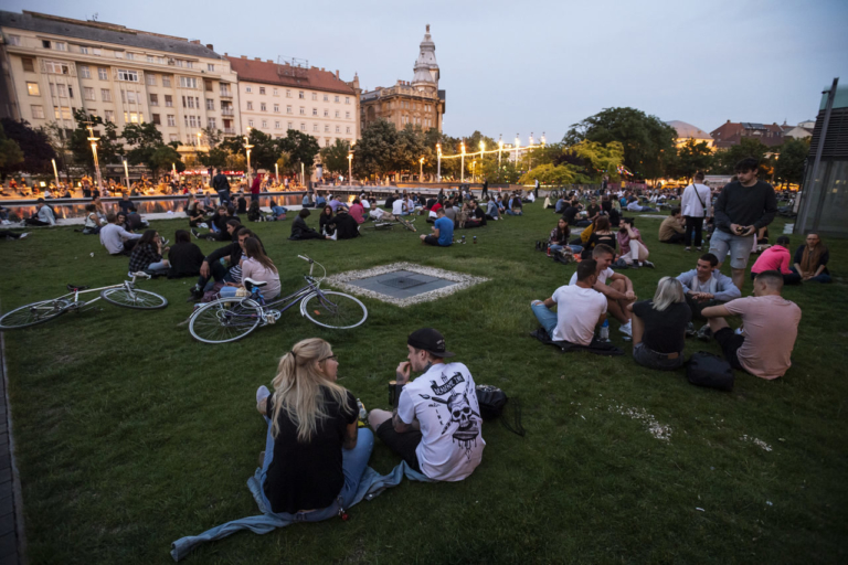 budapest-Erzsébet-Square-coronavirus