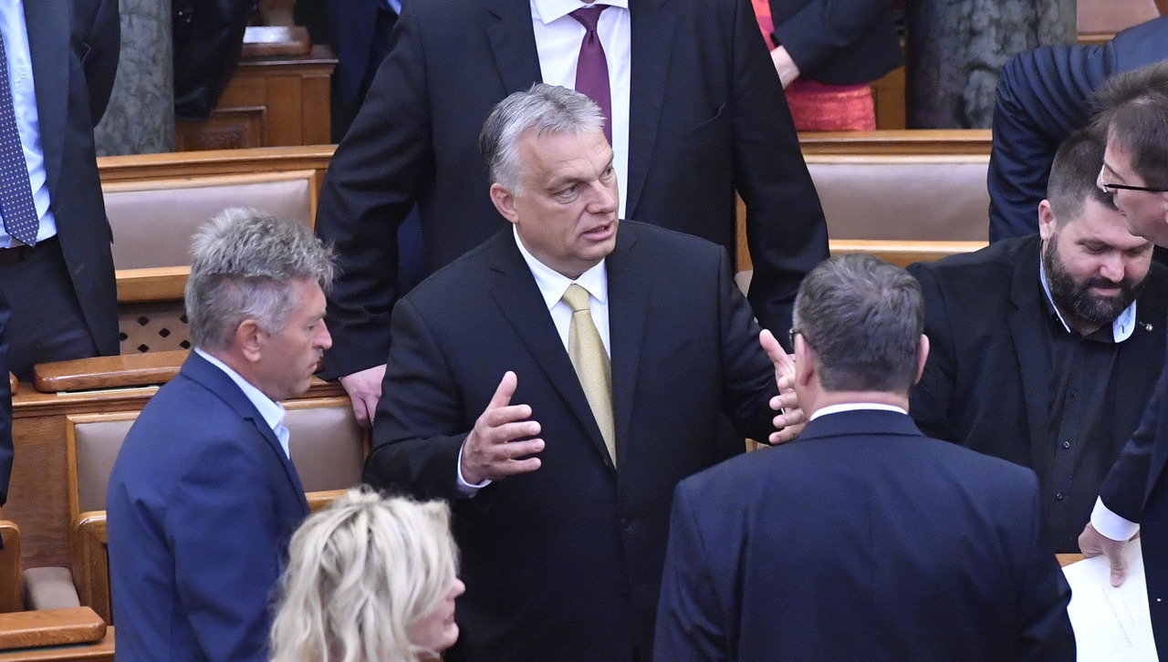 orbán-Ungheria-parlamento