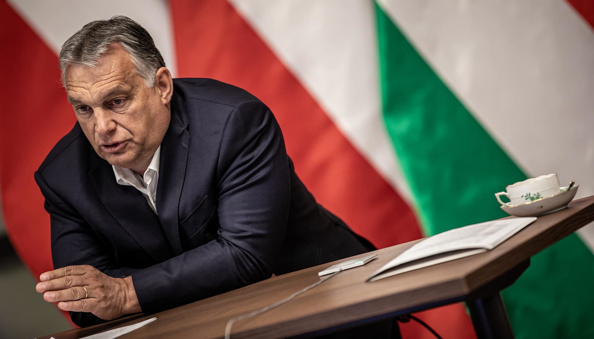 orbán dans son bureau