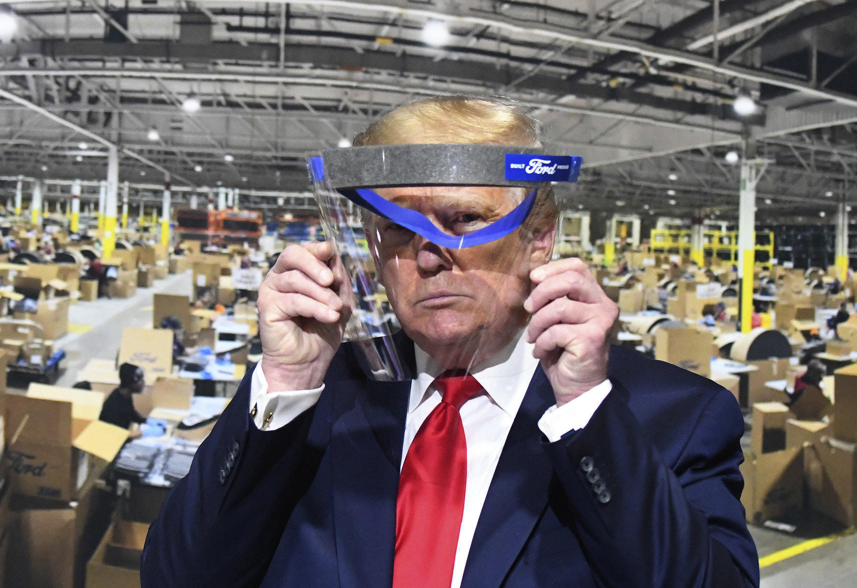 trump in mask