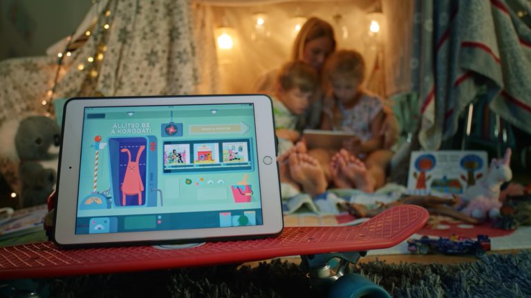 BOOKR Kids-reading-books