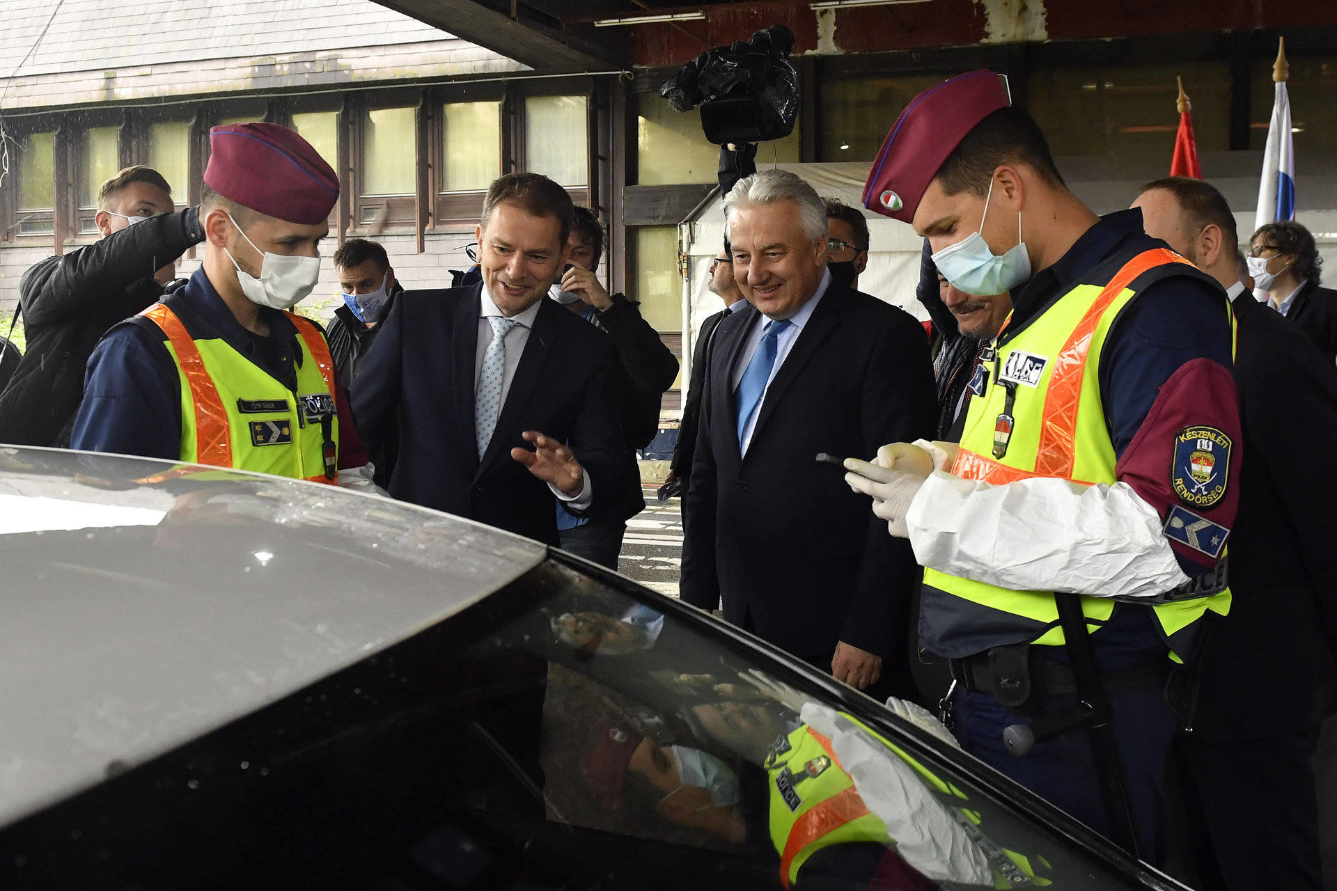 hungary slovakia border open