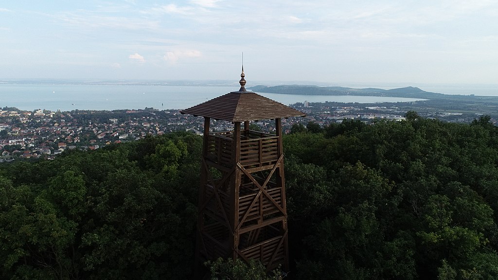 tamáshegy lookout tower