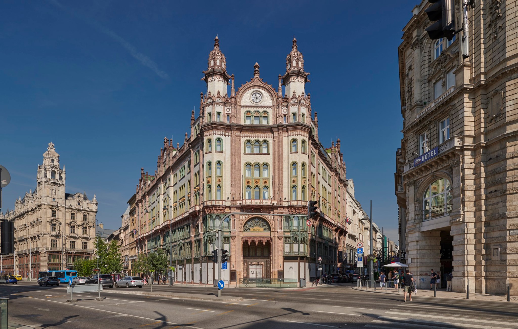 Hungary, building, Parisian Court, Budapest