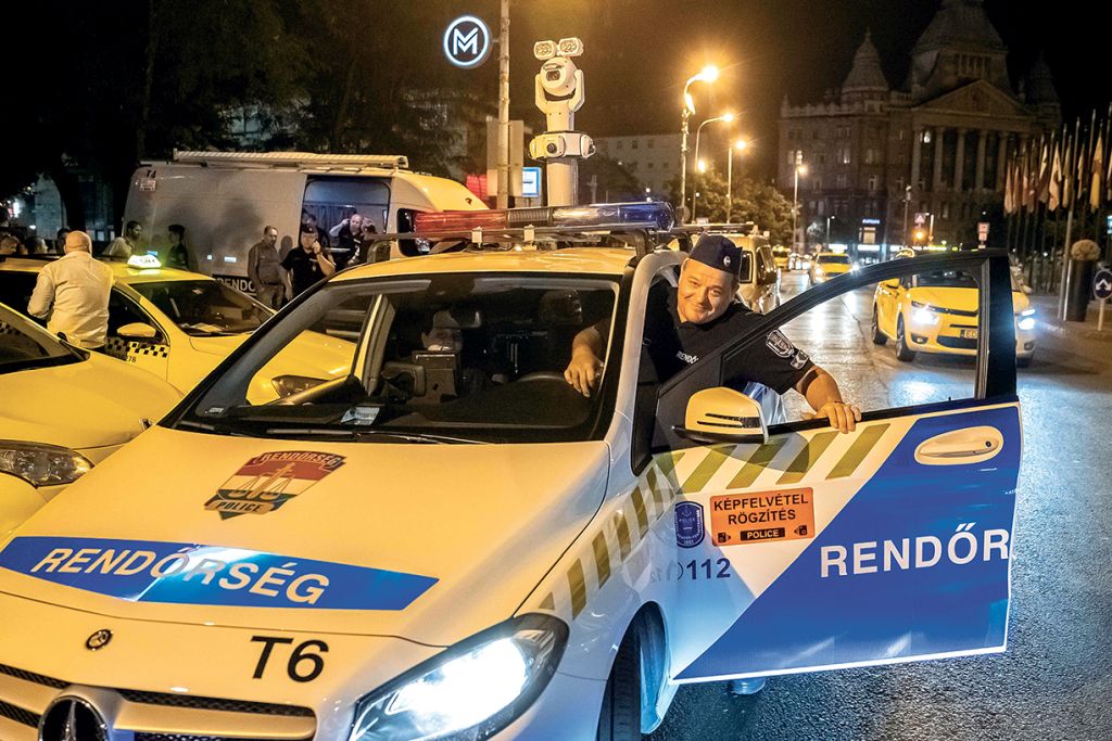 Police, Budapest