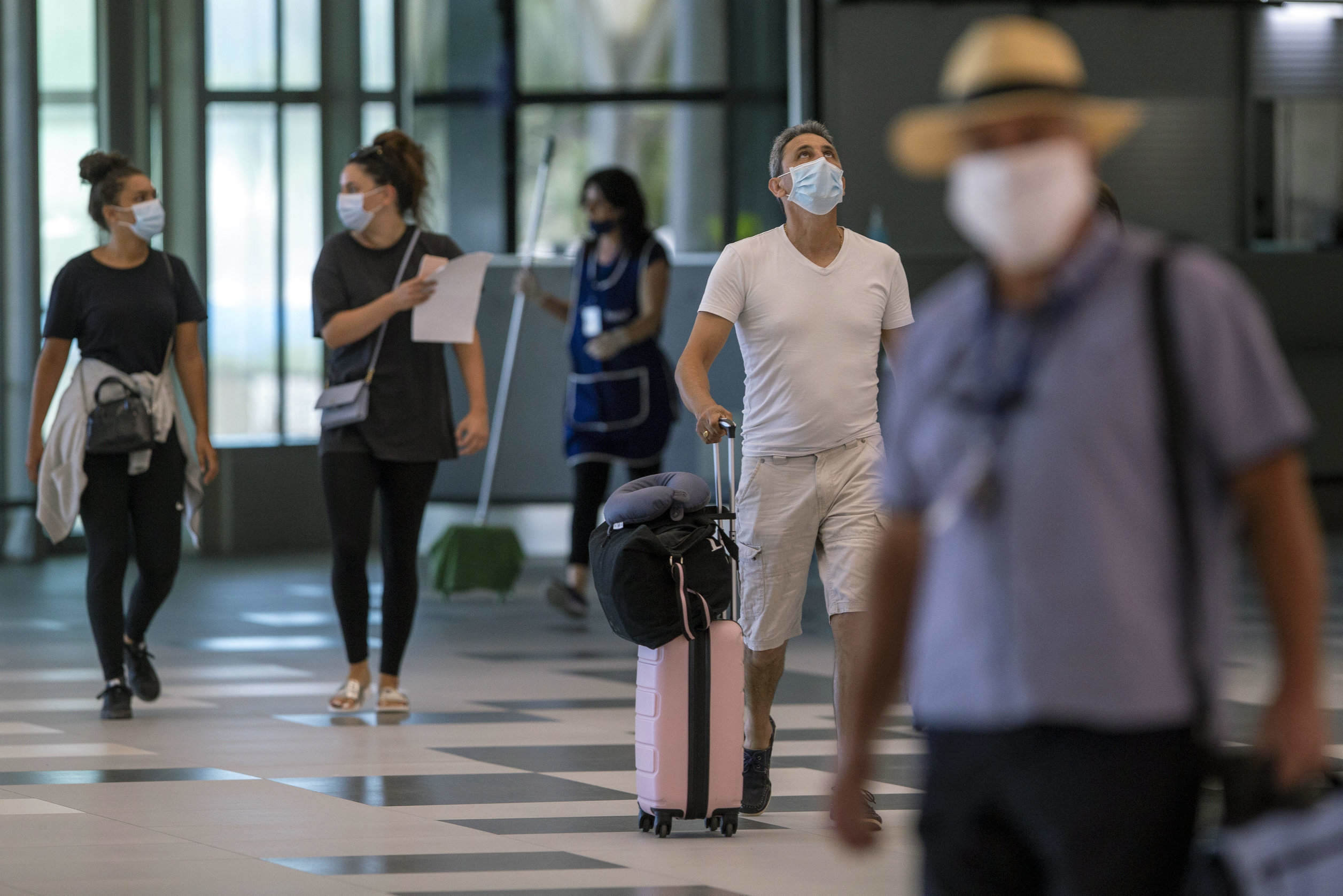 aeropuerto dividido coronavirus