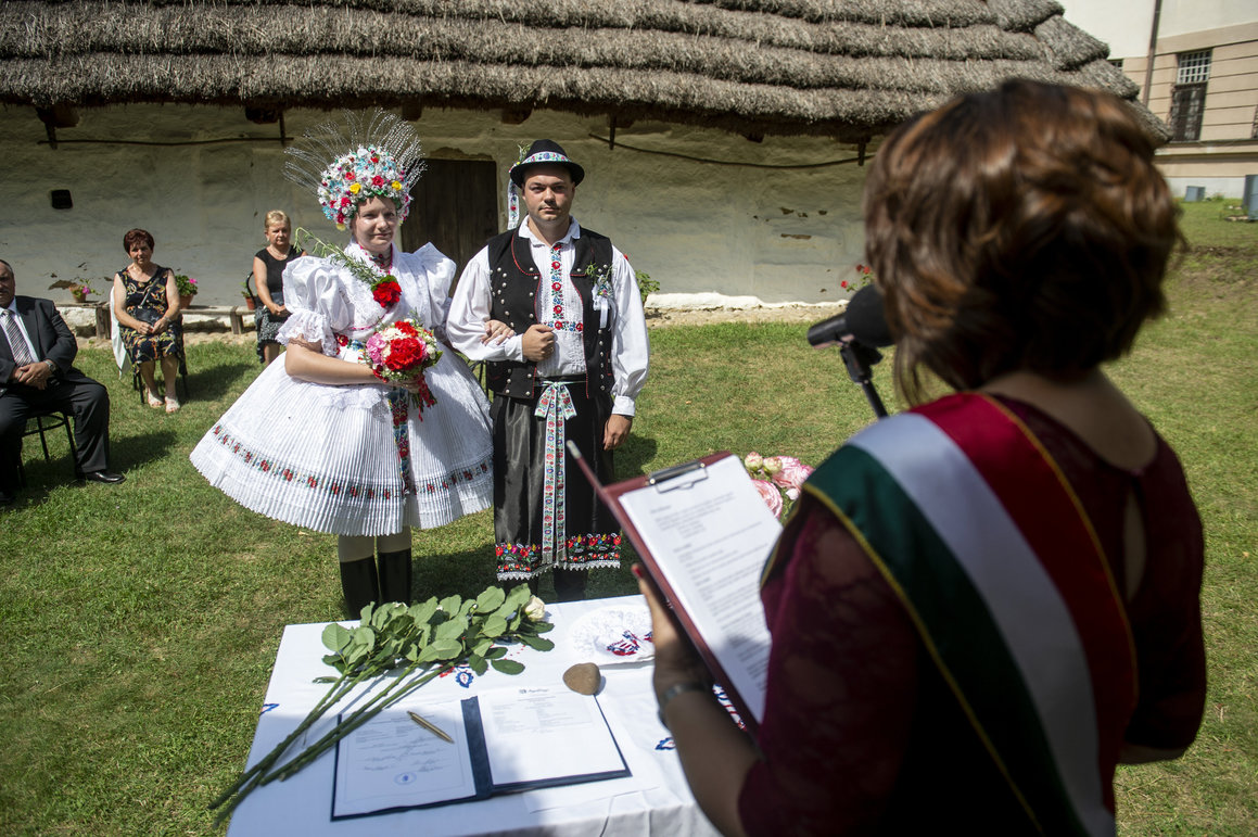 पारंपरिक Paloc शादी