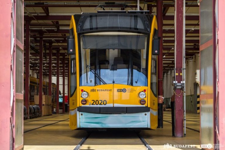 Mask Yellow Tram Sárga Villamos