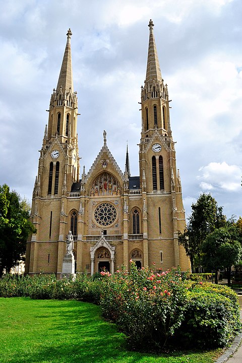 Rózsák Square, Budapest, Church