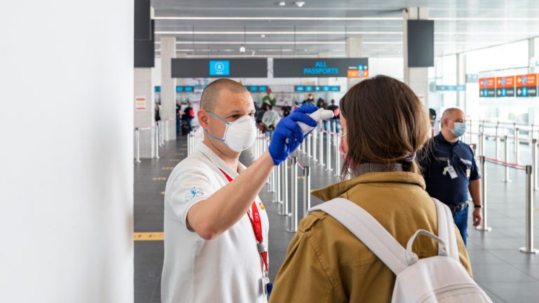 budapest airport coronavirus