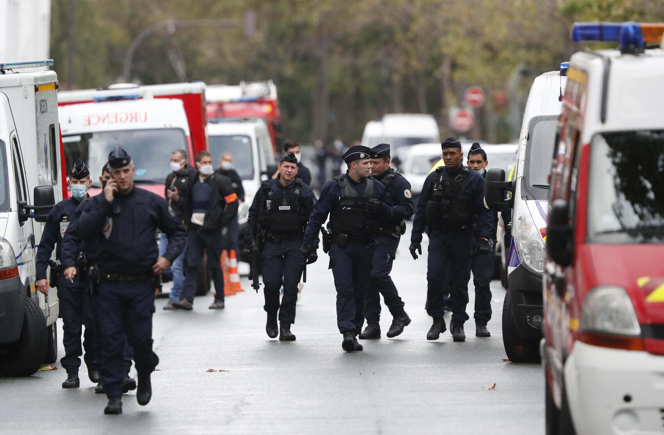 stabbing in paris