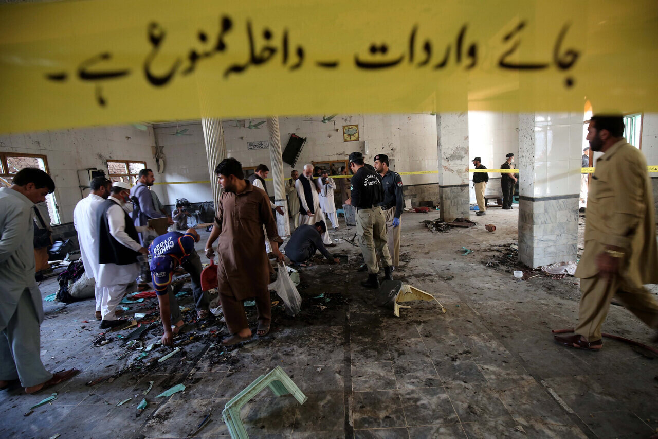 7 killed, over 120 injured in bomb explosion at seminary in NW Pakistan