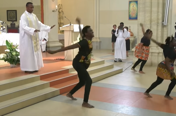 Sacerdote della chiesa dell'Ungheria Africa