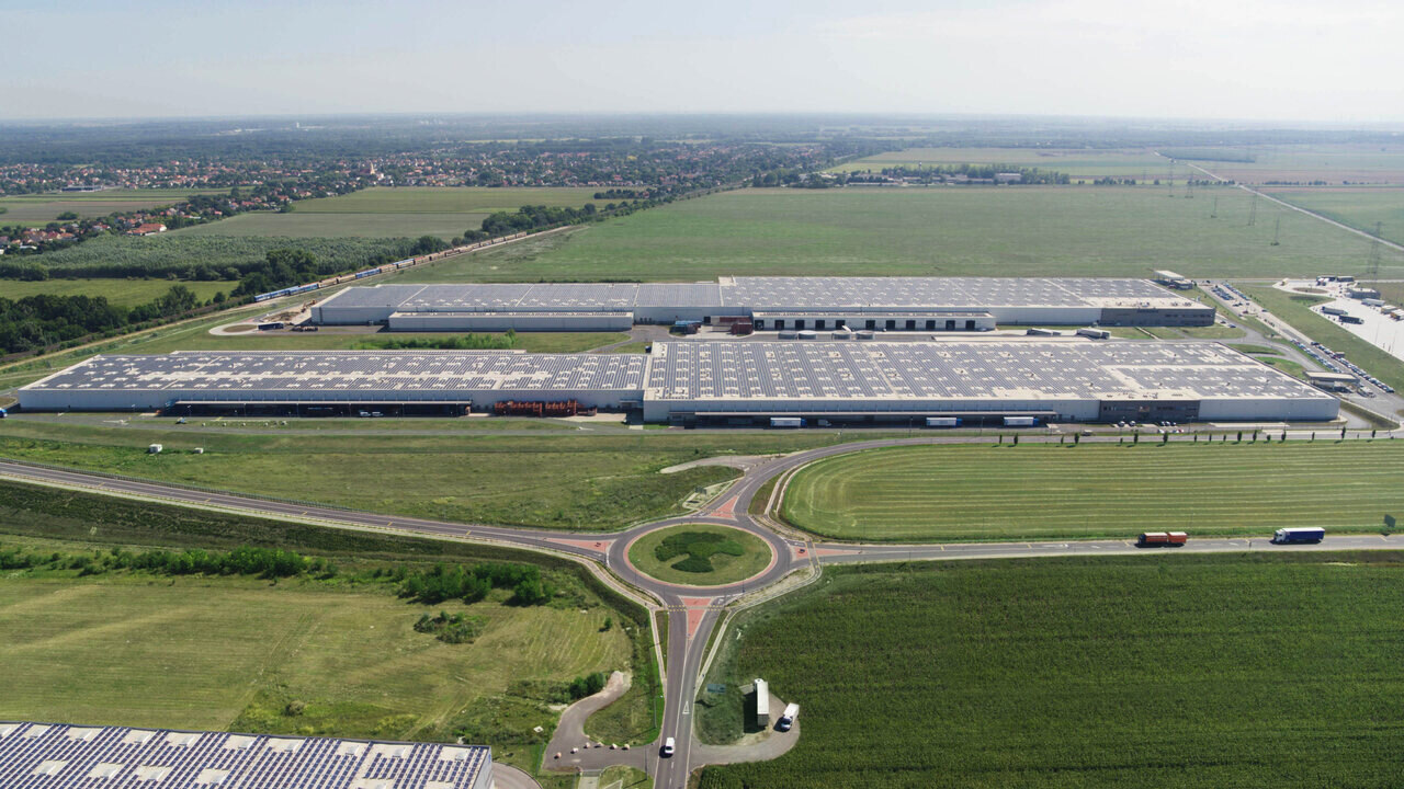 Inauguration de la centrale solaire Audi à Győr