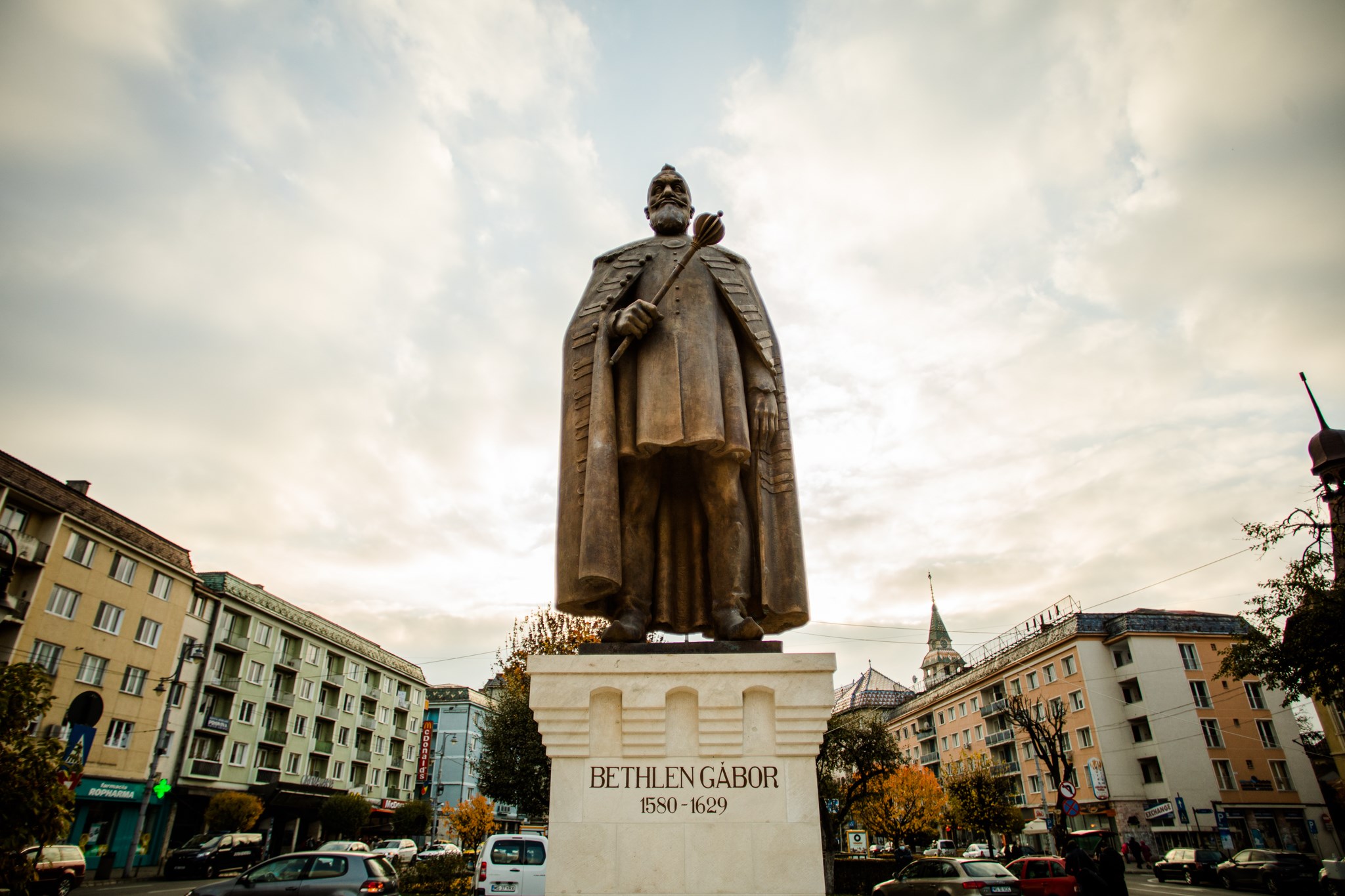 特蘭西瓦尼亞貝斯倫王子的雕像在 Marosvásárhely Targu Mures 落成