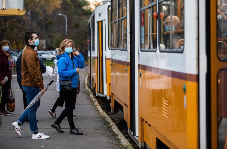 coronavirus-Budapest-mask