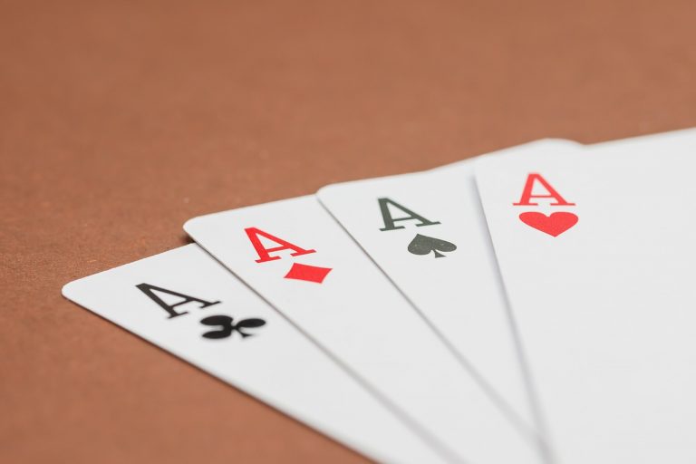 撲克牌遊戲 遊戲玩家