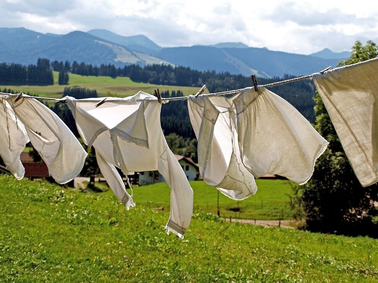 Tereget Szennyes Laundry Hanging Drying