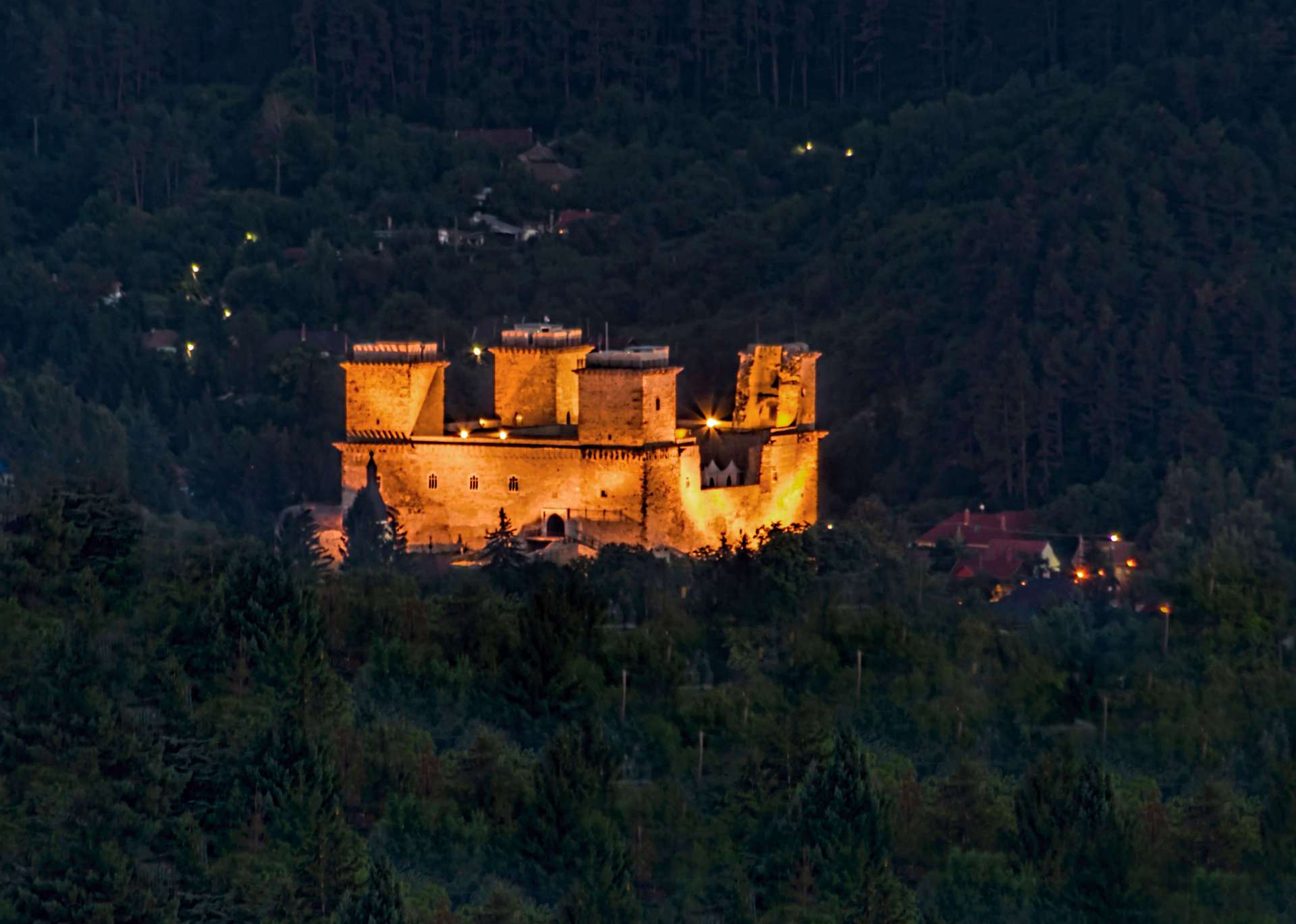 замок Діошдьор